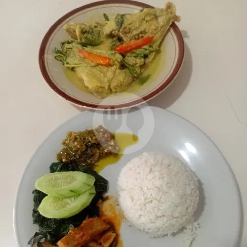 Nasi Kepala Ikan Kakap Merah